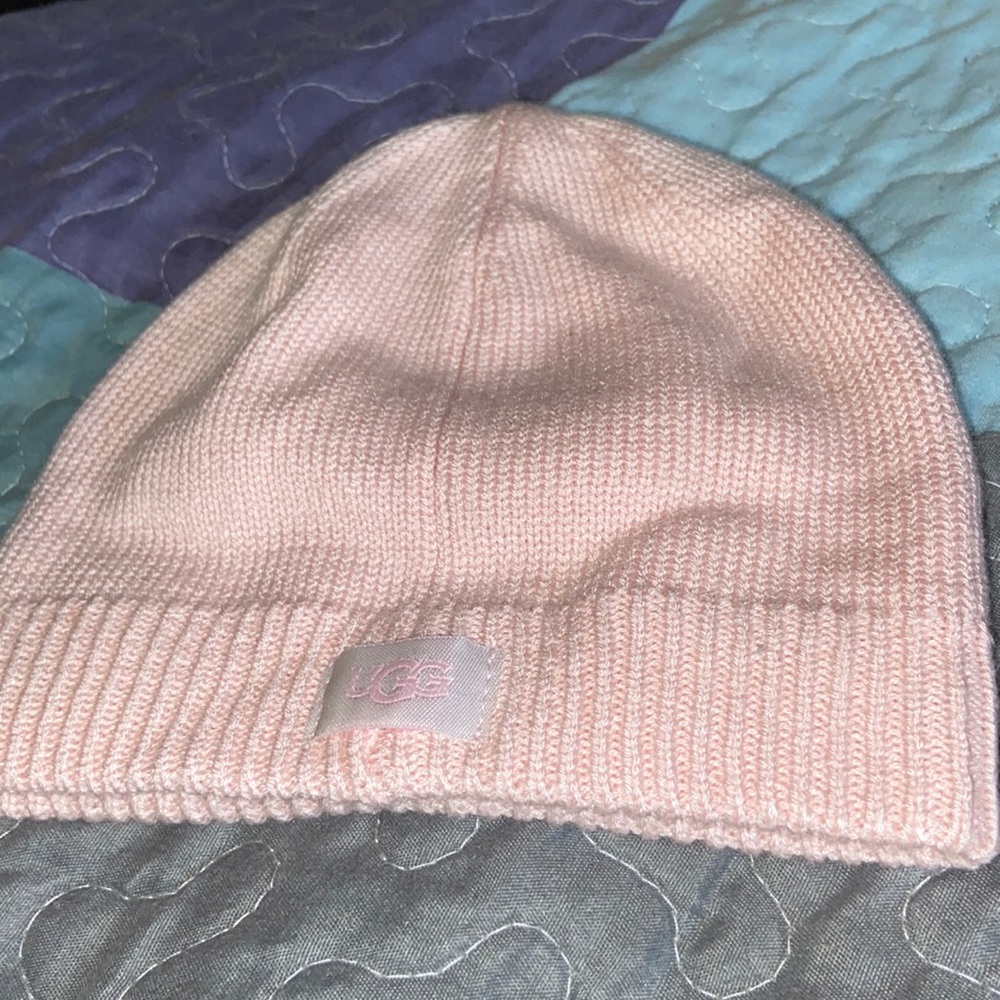 New born uggs hat